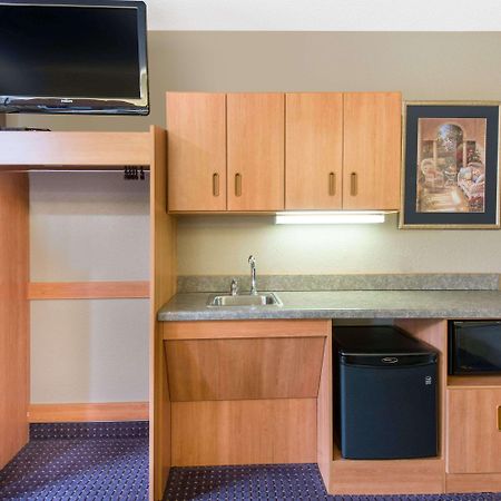 Microtel Inn & Suites By Wyndham Hazelton/Bruceton Mills Eksteriør bilde
