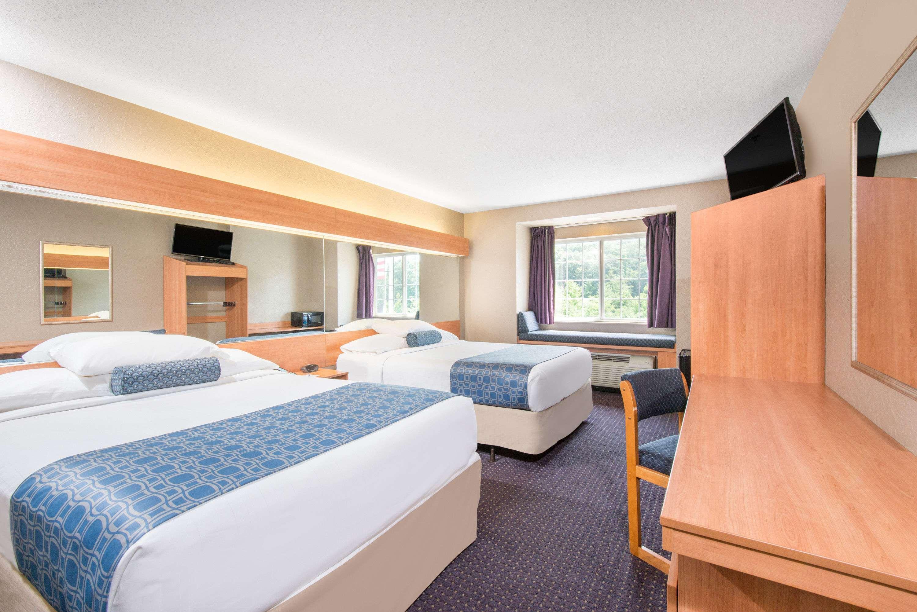 Microtel Inn & Suites By Wyndham Hazelton/Bruceton Mills Eksteriør bilde