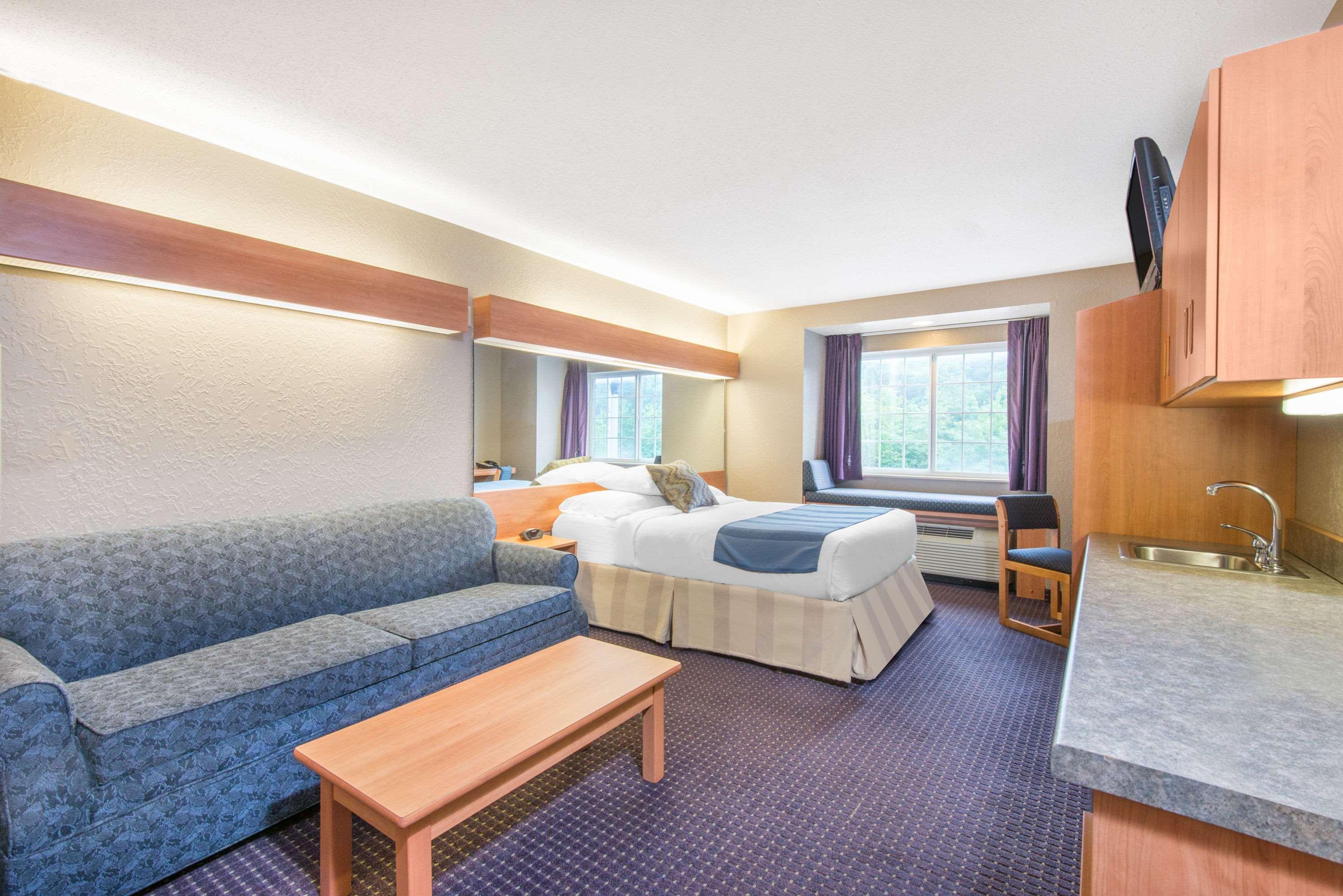 Microtel Inn & Suites By Wyndham Hazelton/Bruceton Mills Eksteriør bilde