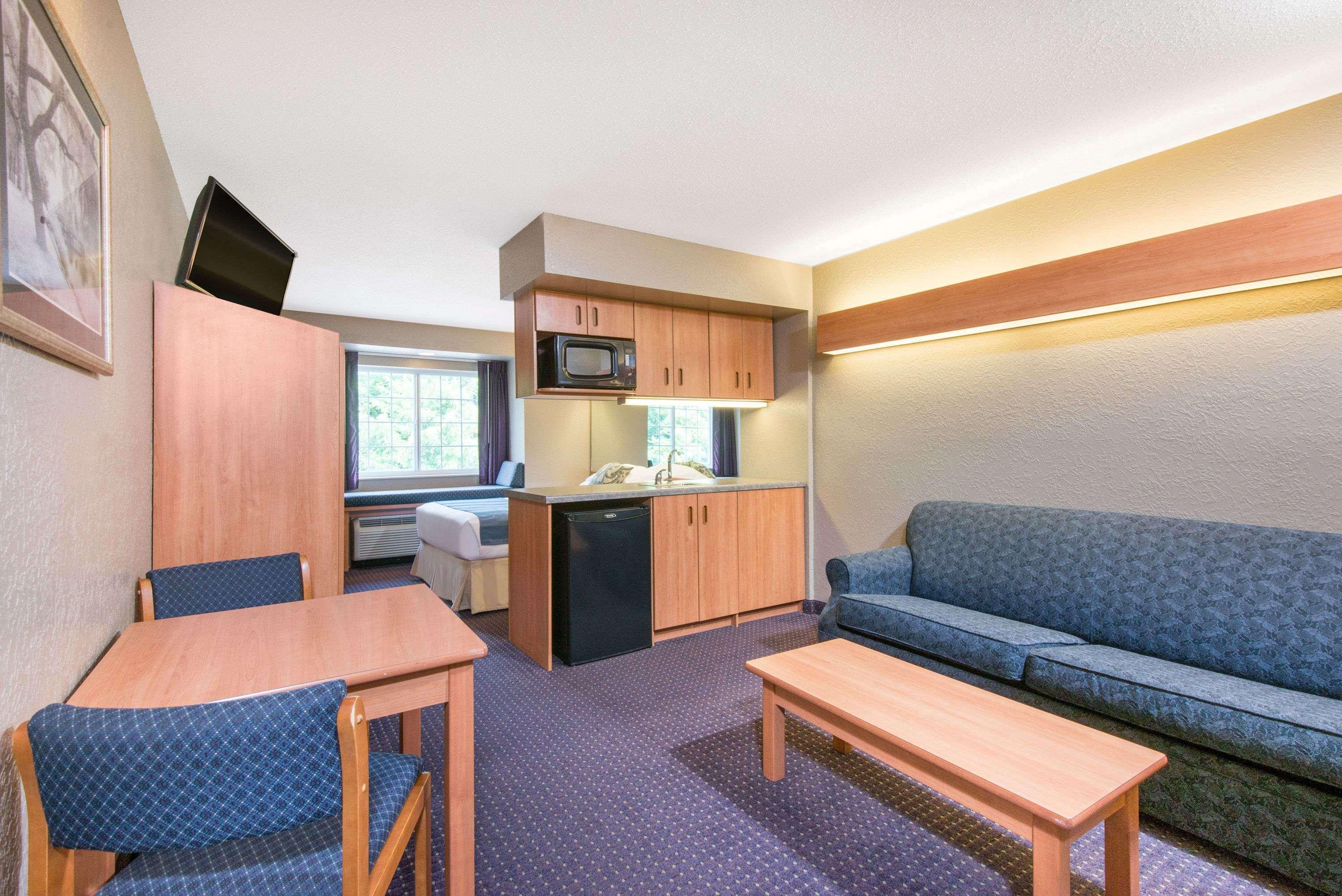 Microtel Inn & Suites By Wyndham Hazelton/Bruceton Mills Eksteriør bilde