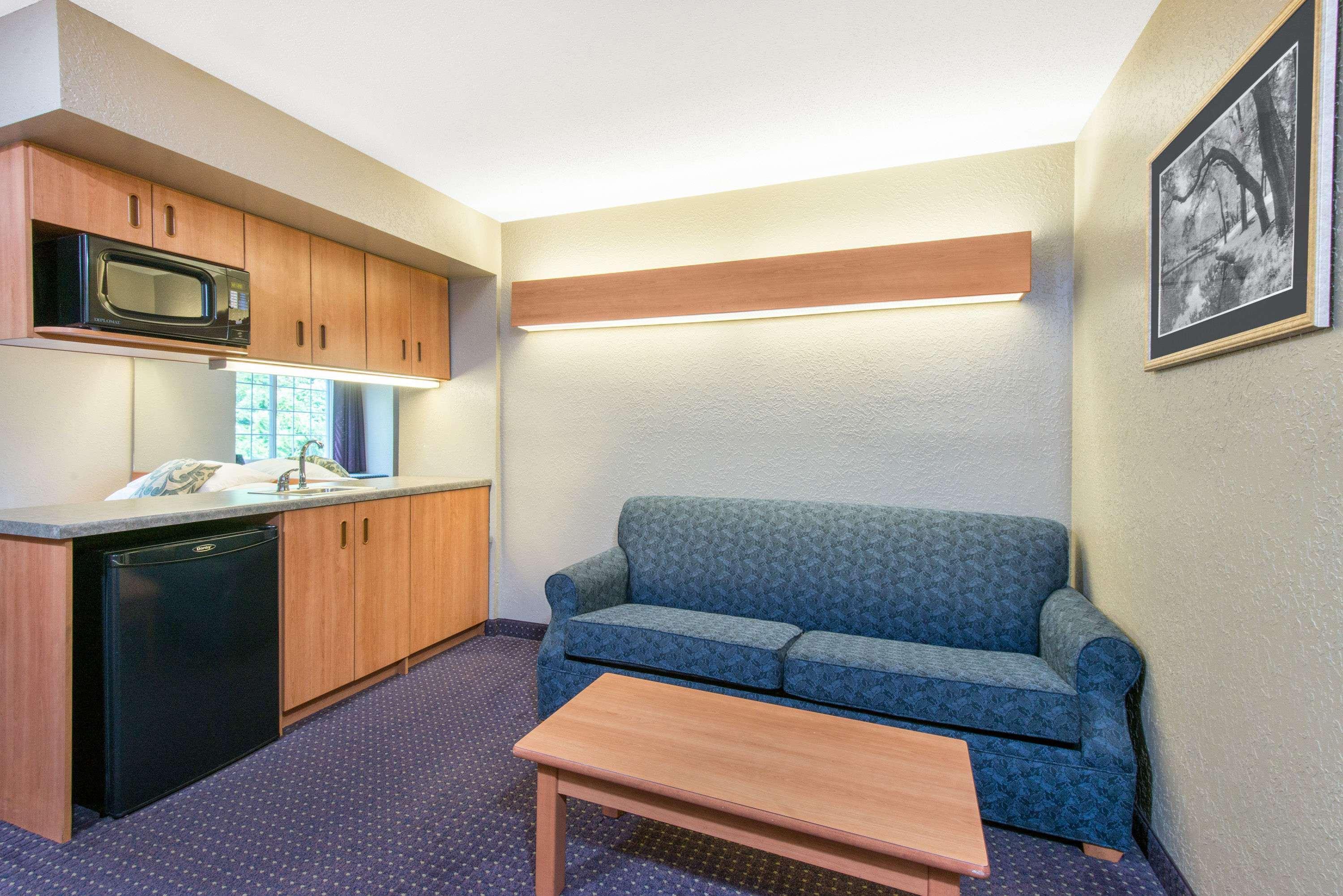 Microtel Inn & Suites By Wyndham Hazelton/Bruceton Mills Eksteriør bilde