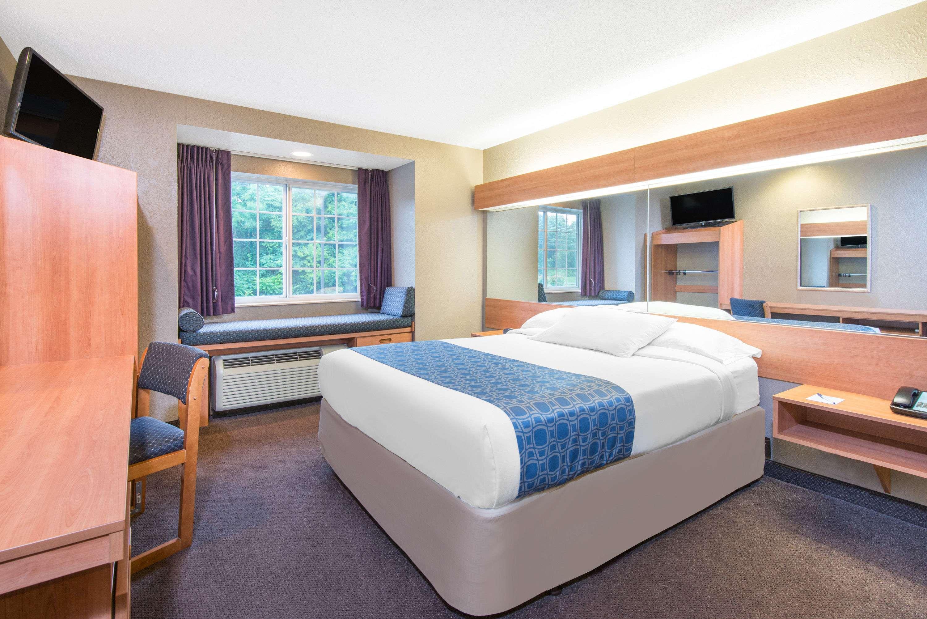 Microtel Inn & Suites By Wyndham Hazelton/Bruceton Mills Eksteriør bilde
