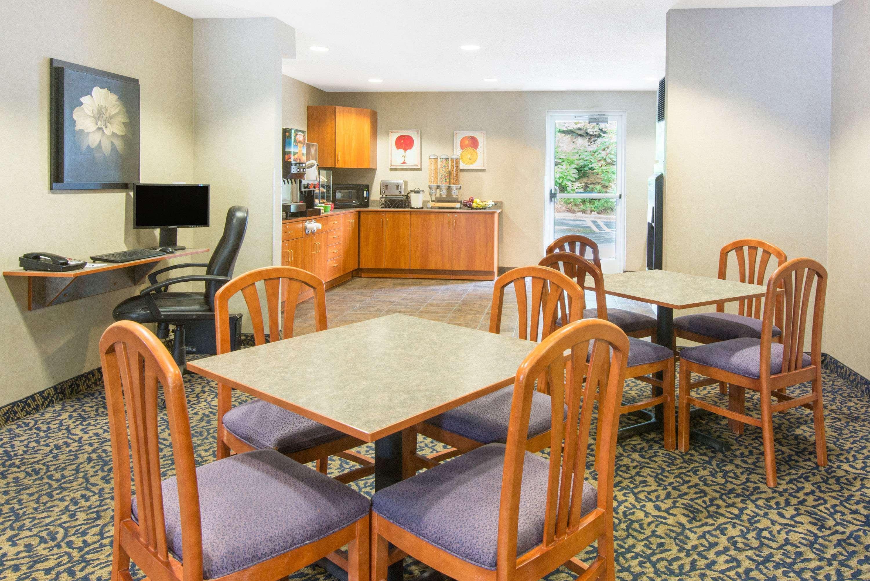 Microtel Inn & Suites By Wyndham Hazelton/Bruceton Mills Eksteriør bilde