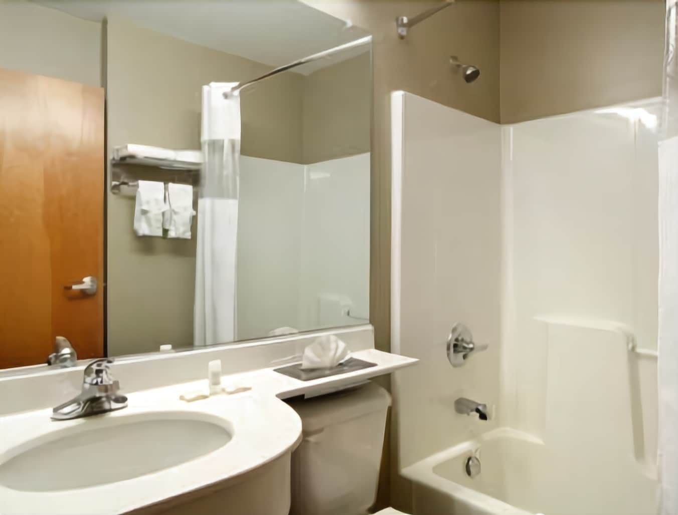 Microtel Inn & Suites By Wyndham Hazelton/Bruceton Mills Rom bilde