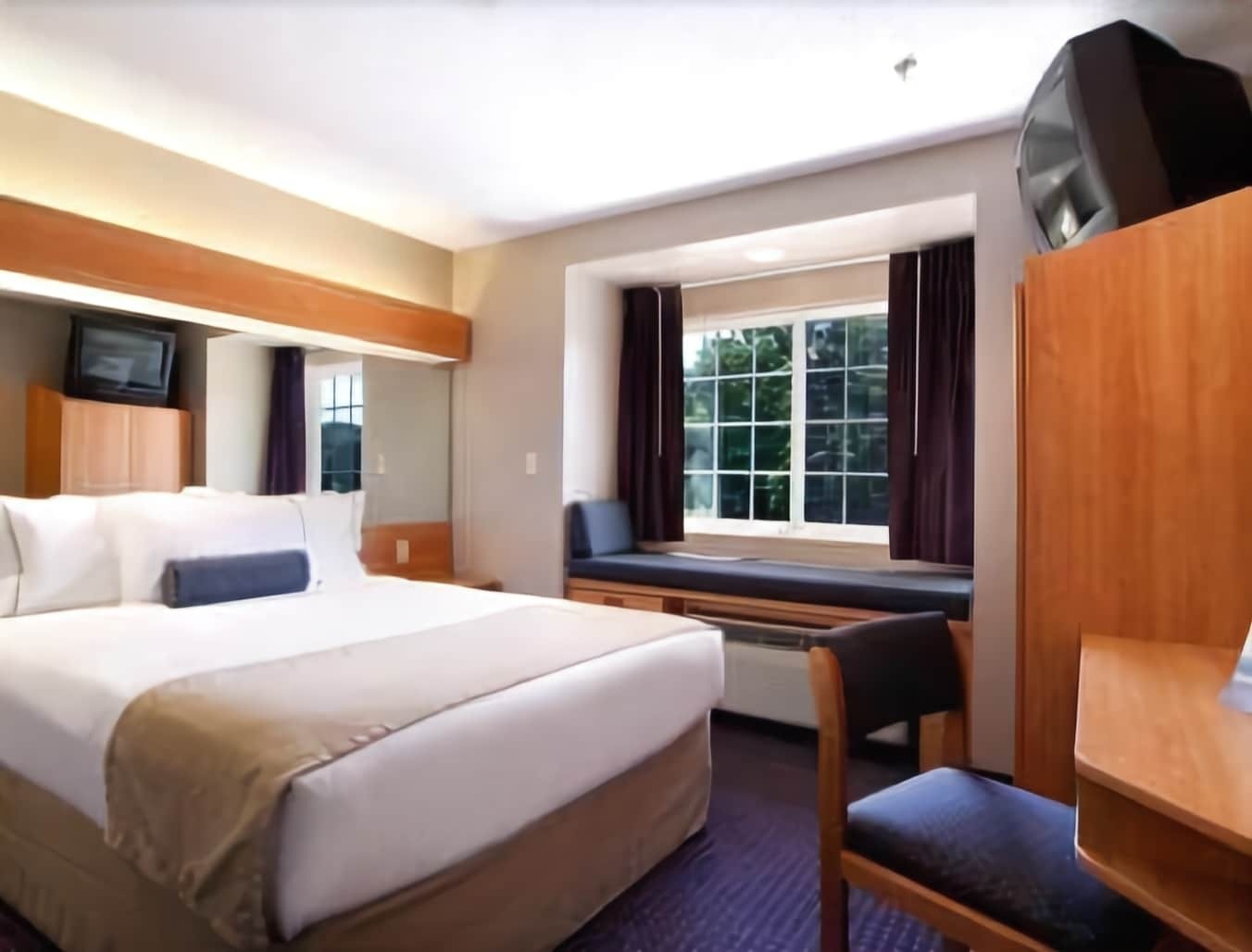 Microtel Inn & Suites By Wyndham Hazelton/Bruceton Mills Rom bilde